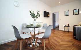 Fully Equipped Kitchen, Parking, City Centre