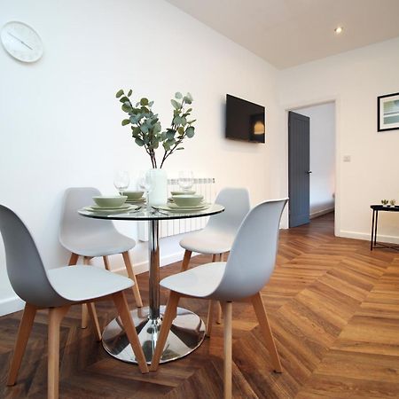Fully Equipped Kitchen, Parking, City Centre Swansea Exterior photo