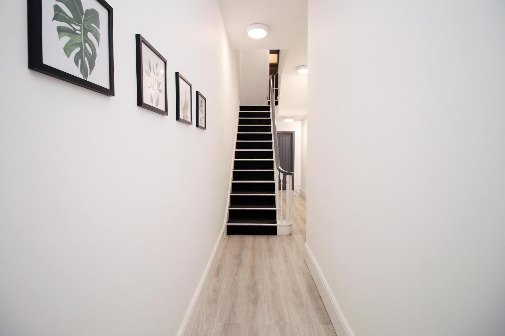 Fully Equipped Kitchen, Parking, City Centre Swansea Exterior photo