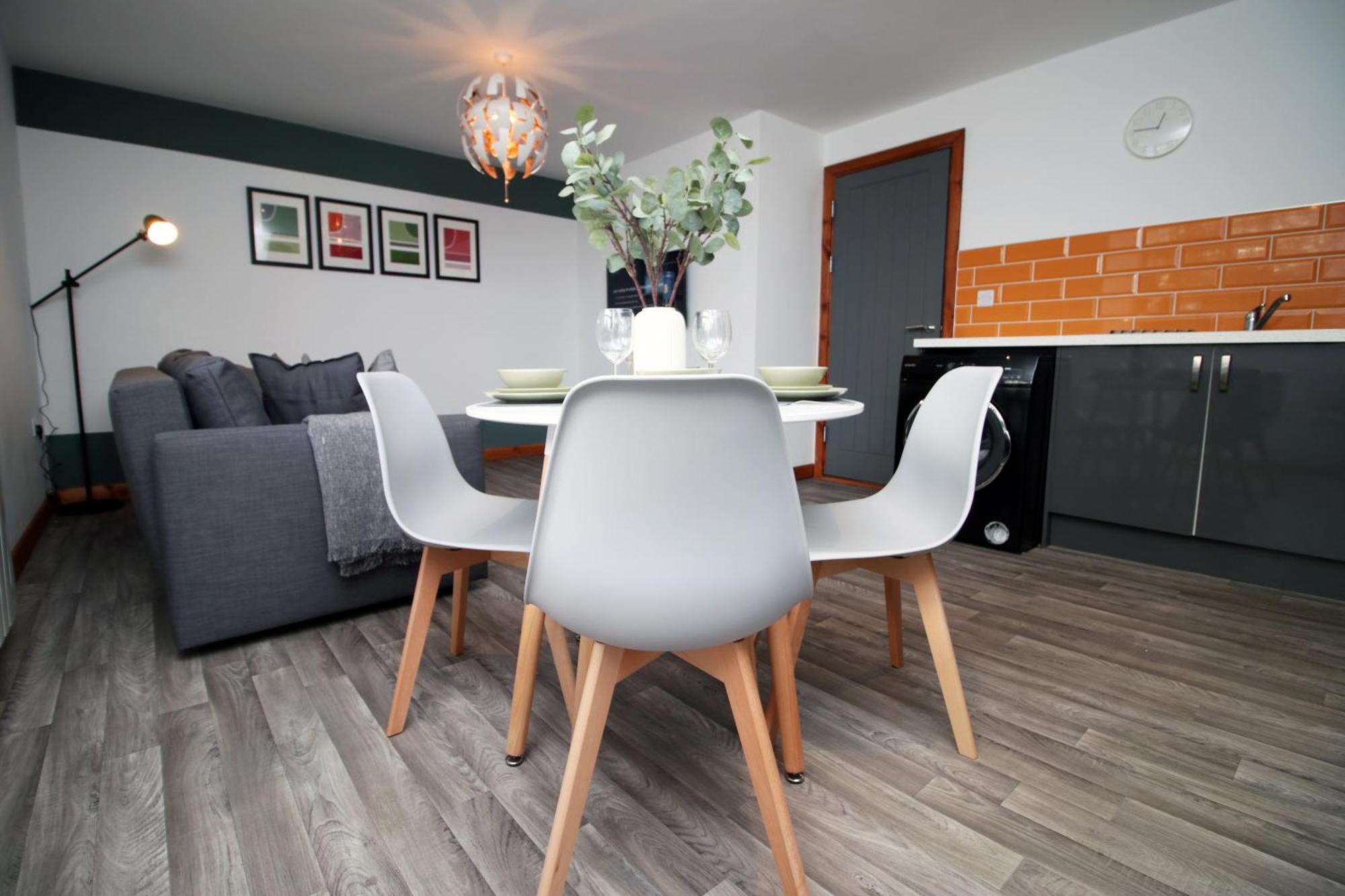 Fully Equipped Kitchen, Parking, City Centre Swansea Exterior photo