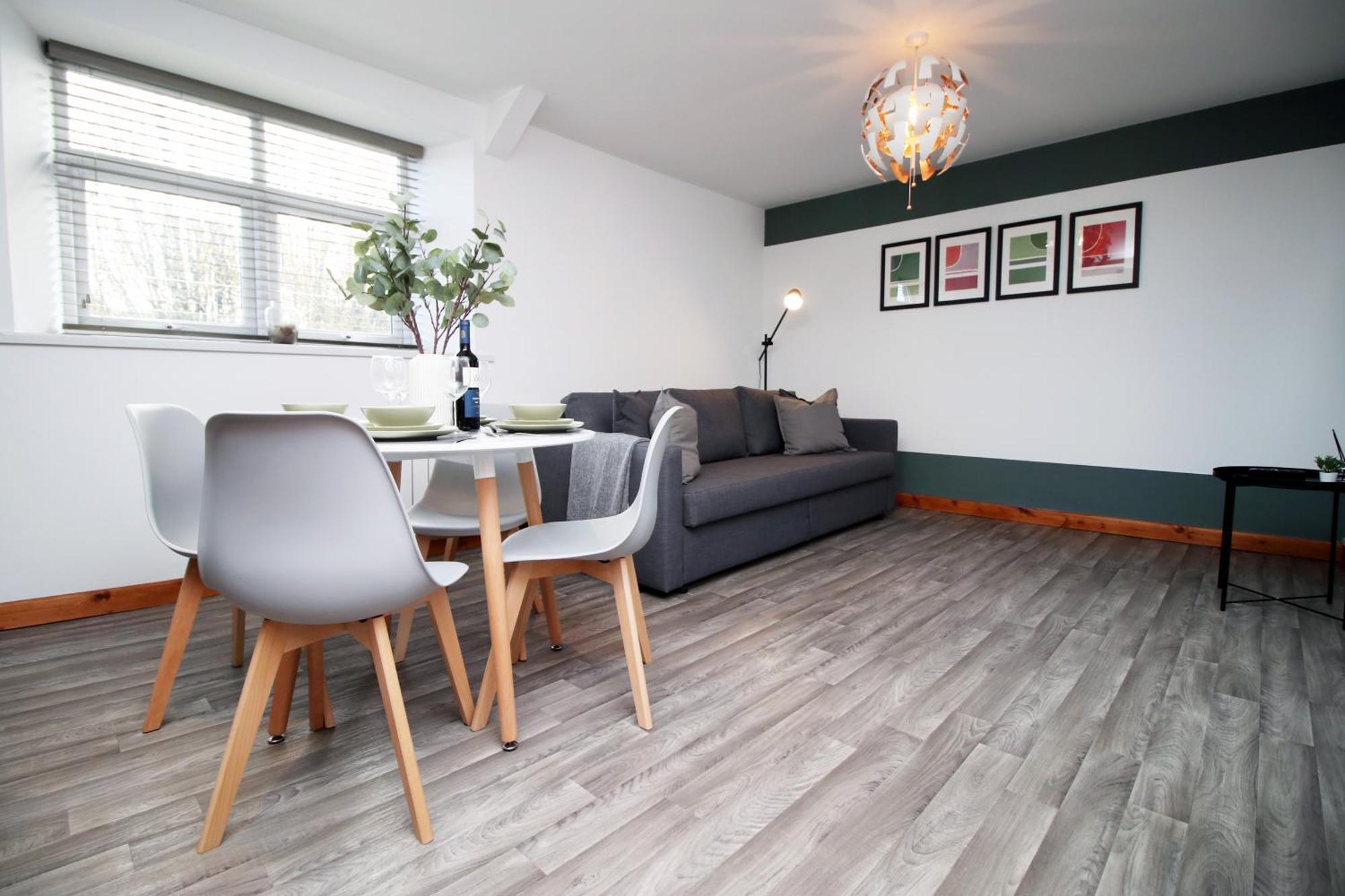 Fully Equipped Kitchen, Parking, City Centre Swansea Exterior photo