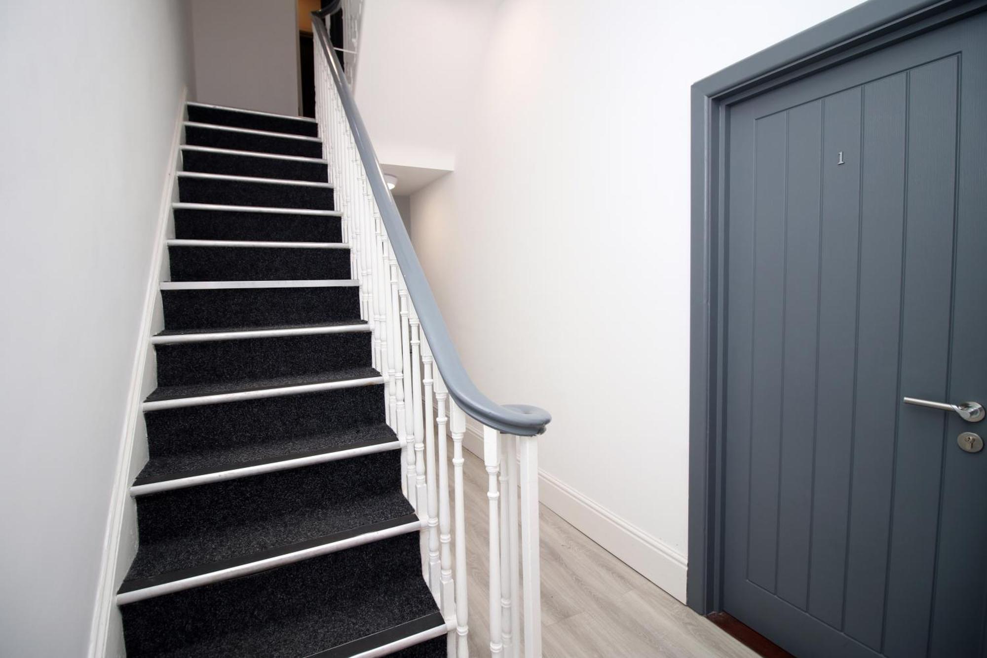 Fully Equipped Kitchen, Parking, City Centre Swansea Exterior photo