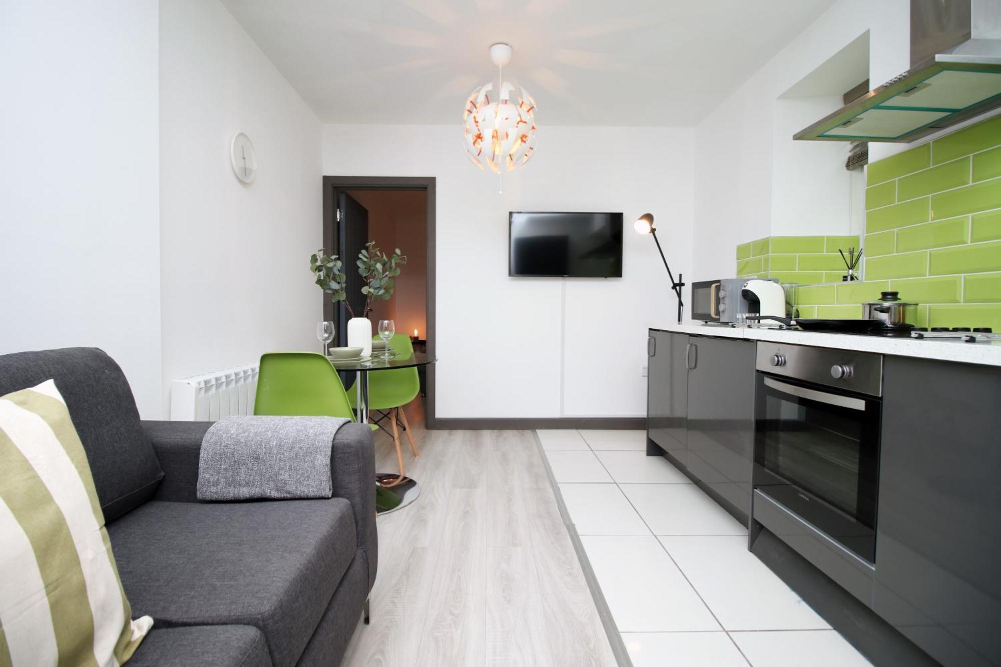 Fully Equipped Kitchen, Parking, City Centre Swansea Exterior photo