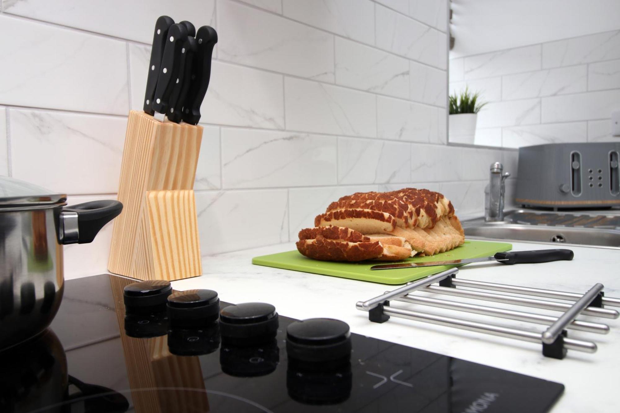 Fully Equipped Kitchen, Parking, City Centre Swansea Exterior photo