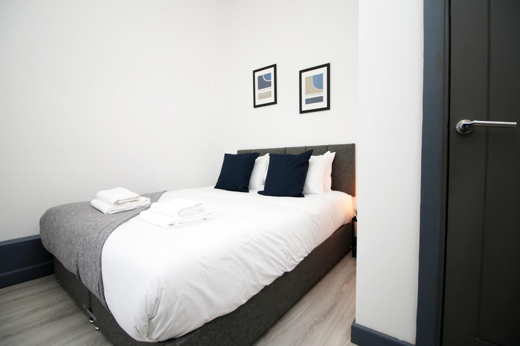 Fully Equipped Kitchen, Parking, City Centre Swansea Exterior photo