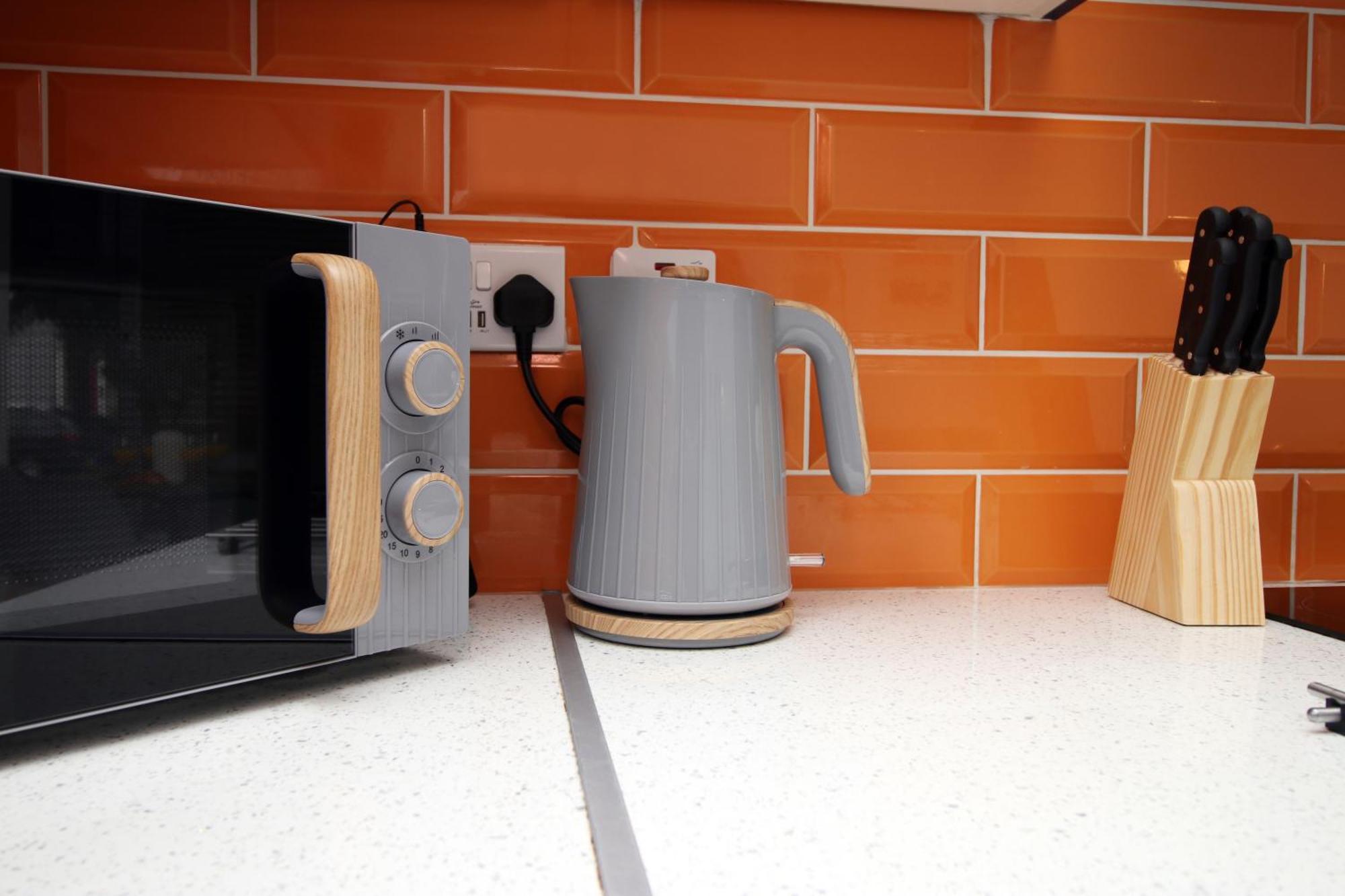 Fully Equipped Kitchen, Parking, City Centre Swansea Exterior photo