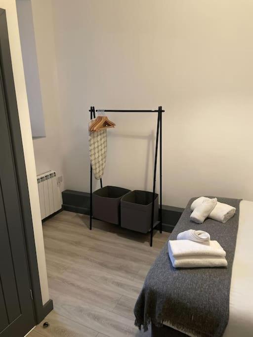 Fully Equipped Kitchen, Parking, City Centre Swansea Exterior photo